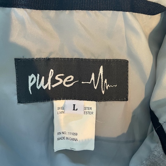 Pulse Me women’s winter vest. - Picture 2 of 3